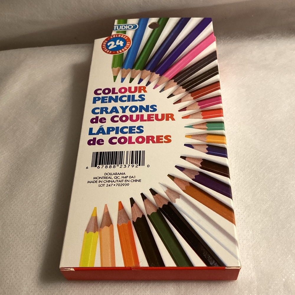 NWOT - Large Print Word Hunt (2), Sketch Pad and Colouring Pencils Bundle - Picture 9 of 9